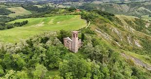 Reuse the church. Trasformare la chiesa di Santa Maria di Settefonti ...
