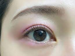 アイシャドウ アイメイク eyeshadow eyemake おしゃれまとめの人気アイデア pinterest voce ヴォーチェ 編集部 アイメイク 赤 カラーメイク アイメイク