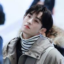 Hm, kurasa tidaklah salah jika ada yang beranggapan demikian. Penggemar Nct Couple Nct Fotografi Orang Winwin