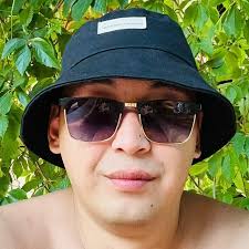 장난감 낚시대로 배스 잡은 꼬마