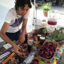Some fruits will usually have more seeds or spines than others, and it is upon you to decide what you want. 9 Tips For Harvesting And Preparing Prickly Pear Fruit Food Cooking Tucson Com