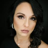 Kerri Watkins's Instagram, Twitter & Facebook