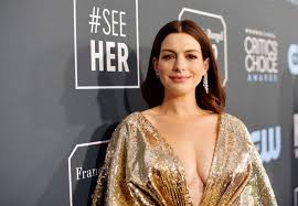 Anne hathaway was born on the 12 th of november in the year 1982 and is now 37 years old. Anne Hathaway Hates The Name Anne She Prefers Annie