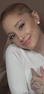 Fan of the honeymoon tour and love me harder song