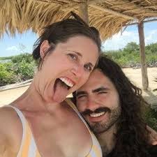 Elizabeth Bell and Christopher Keaton's Wedding Registry