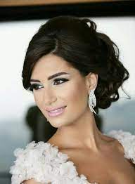 Epingle Par Dawatiha Sur Chignon Mariage Oriental Maquillage Libanais Mariage Chignon Mariage Maquillage Mariee Arabe