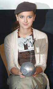 She has since released 3 albums, including the 2010 album granda. Jak Zmieniala Sie Monika Brodka Kobieta Pl