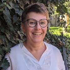 Anne Stelzer's Instagram, Twitter & Facebook