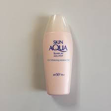 It took me a long time to purchase a new sunscreen other than my tried and trusted sunscreen. Sunplay Skin Aqua Uv Whitening Moisture Gel Spf50 Pa Health Beauty Skin Bath Body On Carousell