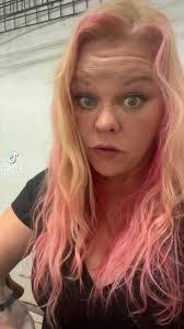 Cindy Eccles's Instagram, Twitter & Facebook