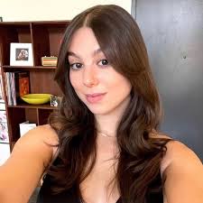 Laura (@lauraweltch) • Threads, Say more