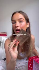 Unboxing My Exclusive Mecca Beauty Loop Loves Reward Box