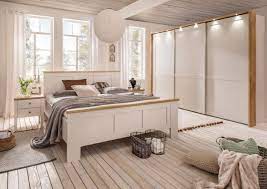Nur wenn das schlafzimmer modisch und stilvoll eingerichtet ist, macht es das zuhause komplett. Schlafzimmer In Vielen Ausfuhrungen Zu Gunstigen Preisen