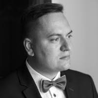 400+ profilů „Robin“