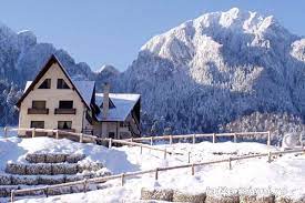 Pensiunea piatra craiului, cazare zarnesti, afla adresa, telefon, website, program si localizare. Cazare Pensiunea Taverna Pietrei Craiului La Zarnesti Brasov Transilvania Piatra Craiului Rasnov