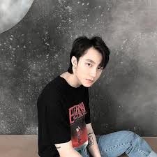 Sơn tùng là 1 rapper, ca sĩ nổi tiếng việt nam. Fc Son Tung Mtp Thailand Home Facebook