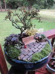 Ausgefallene Gartendeko Selber Machen 101 Beispiele Und Upcycling Ideen Mini Jardins Jardins Miniatures Jardin De Fees