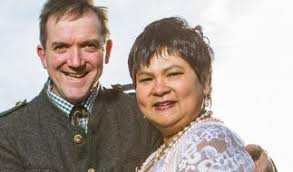 Mit sprüchen wie „ich bin fick und fertig sorgte die gebürtige thailänderin narumol für zusammenziehen wollen auch farmer andreas aus kanada und seine inge. Die Traumpaare Von Bauer Sucht Frau Diese Bsf Paare Sind Heute Weiterhin Glucklich Verheiratet News De