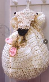 Amigurumi Sac Kangourou Avec Petite Au Crochet Patron Francais Pdf Francais Legende Symbole Anglais F Crochet Crochet Jewelry Patterns Crochet Flower Blanket