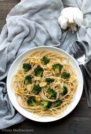Spaghetti Aglio E Olio With Broccoli Recipe Vegetarian Recipes Healthy Olio Recipe Great Pasta Recipes