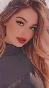 Hope Haney's Instagram, Twitter & Facebook