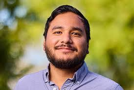 Robin Parmelee's Instagram, Twitter & Facebook