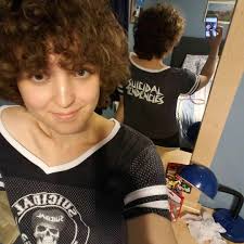 Stream Regina Phalange music