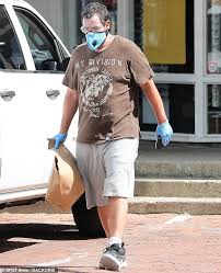 Discover more posts about adam sandler. Adam Sandler Wears White Sunscreen On Face For Malibu Stroll Daily Mail Online