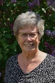 Angela Killen's Instagram, Twitter & Facebook