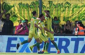 Club social y deportivo defensa y justicia (usually known simply as defensa y justicia) is an argentine football club from florencio varela, buenos aires. Superliga Defensa Y Justicia Le Gano A Godoy Cruz Que No Logro Salir Del Fondo Tyc Sports Futbol Argentino Santos De Brasil Gol De
