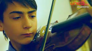 Cristi botgros, fiul lui corneliu botgros si nepotul maestrului nicolae bodgros, este si el violonist si activeaza in cadrul orchestrei lautarii, alaturi de tatal si bunicul sau. Adriana OchiÈ™an Despre Fiul Ei Cristi Botgros Youtube