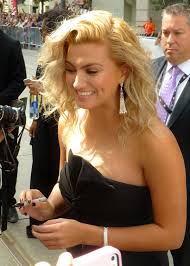 Break catch sting use damage hurt steal. Tori Kelly Wikipedia