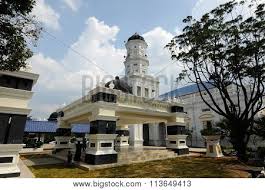 Masjid negeri sultan abu bakar) is the state mosque of johor, malaysia. Sultan Abu Bakar State Image Photo Free Trial Bigstock