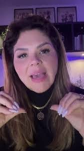 Melissa Bento's Instagram, Twitter & Facebook