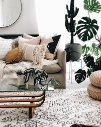 Pin By Laura Marie Filippi On Dream House College Apartment Decor Living Room Throws Living Room Decor Rustic