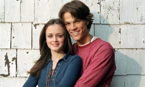 Throwing in the dinner theater sort of murder mystery setting was a. Supernatural Jared Padalecki Returns For Gilmore Girls Revival Series On Netflix Rama S Screen