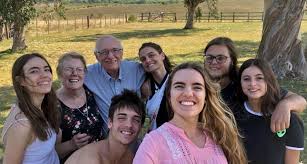 Jun 13, 2021 · la maldición de leopoldo lugones y por qué se celebra el día del escritor. Dia De Los Abuelos Virtual Iglesia Metodista En El Uruguay