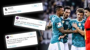 Mats julian hummels (* 16.dezember 1988 in bergisch gladbach) ist ein deutscher fußballspieler auf der position des innenverteidigers.nachdem er beim fc bayern münchen alle jugendmannschaften durchlaufen hatte, spielte er ab 2008 mehr als acht jahre lang für borussia dortmund, bevor er 2016 für drei spielzeiten zum fc bayern zurückkehrte. Mats Hummels Nach Aus Im Dfb Team So Reagieren Der Bayern Star Und Frau Cathy Sportbuzzer De