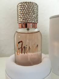 Middle notes are incense, rose and peony; Shirin David Created By The Community Kleiderkorb Ch