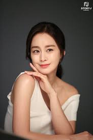 Trhiller tv movie tv show uncategorized war war & politics western wuxia youth. Kim Tae Hee Glows With Beauty In Commercial Shoot Photos Koogle Tv Aktris