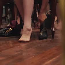 They have square feet and no toes, for starters. Anne Hathaway Reveals Her Terrifying Transformation For The Upcoming 2020 The Witches Remake Bored Panda