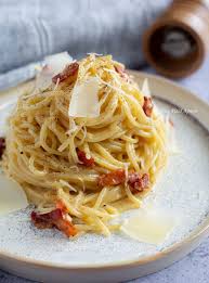 Creamy Spaghetti Carbonara Recipe Two Plaid Aprons Recipe In 2020 Carbonara Recipe Easy Pasta Recipes Creamy Spaghetti