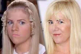 Susan Olsen as Cindy Brady, Eve Plumb as Jan Brady and Maureen McCormick as  Marcia Brady in The Brady Bunch 💫