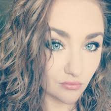 Kristen Dingman's Instagram, Twitter & Facebook