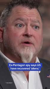 An ex-spy says US Government ‘aware’ of ALIENS for decades UFO investigator  Luis Elizondo told reporters he can confirm a vehicle of ‘unknown origin’  was recovered from the Roswell crash in 1947. 🎥 ...