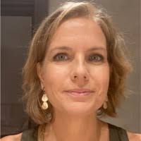 2400+ perfiles de «Capilla»