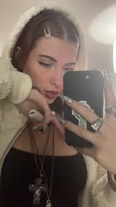 Mia Steele's Instagram, Twitter & Facebook