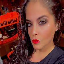 Who is a good bakery in South Florida for custom cakes?