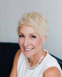 Brooke Castillo's Instagram, Twitter & Facebook