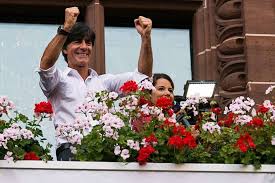 Finishing fourth in the bundesliga and claiming some scalps in the uefa cup winners' cup. Joachim Low Wird 60 Freunde Und Wegbegleiter Gratulieren Nationalelf Badische Zeitung